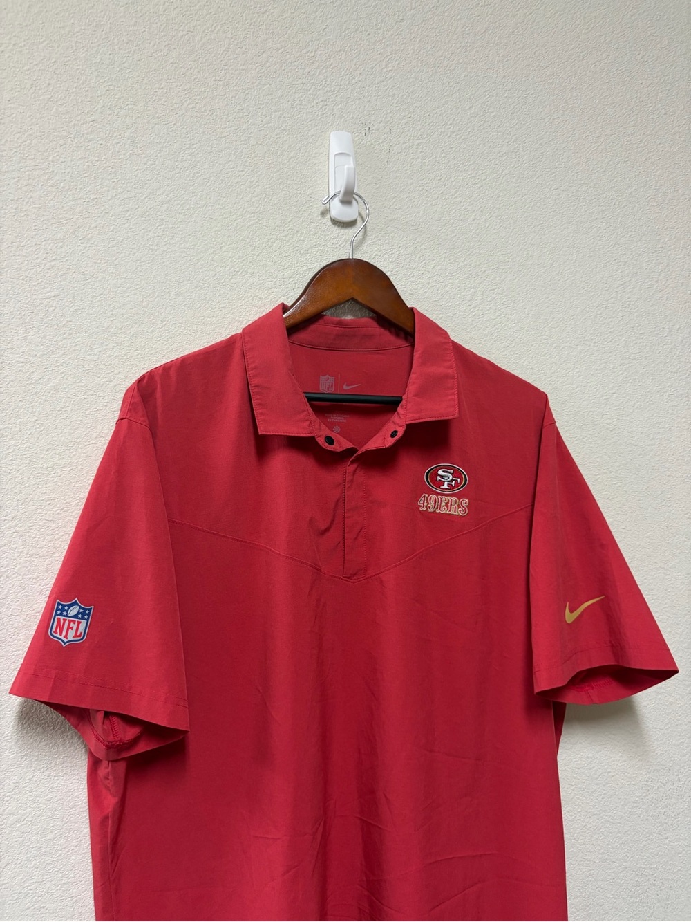 Nike Red San Francisco 49ers Short-Sleeve Polo Dry Fit Lightweight Snap Button